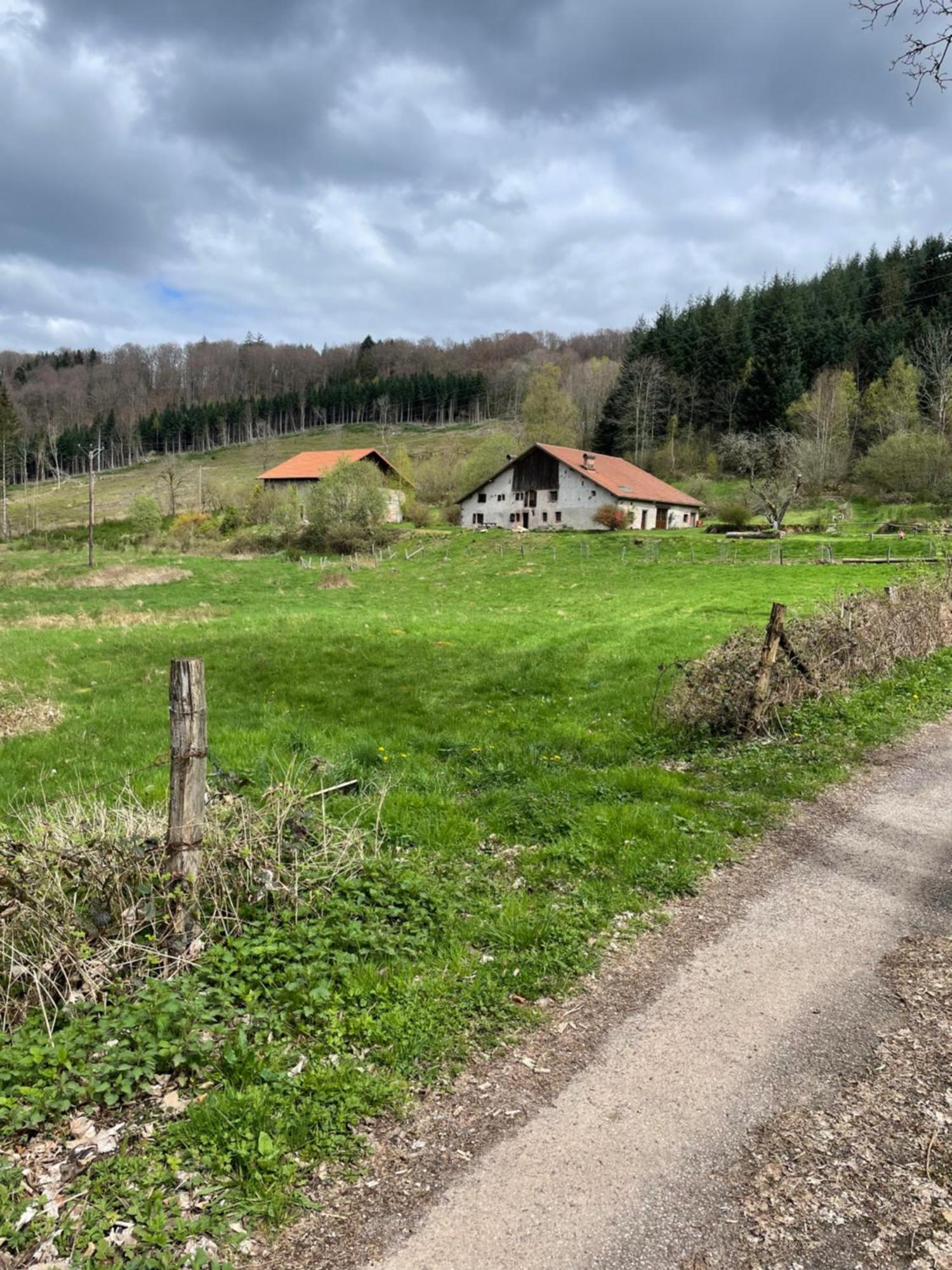 La Hutte Villa Tendon Eksteriør billede